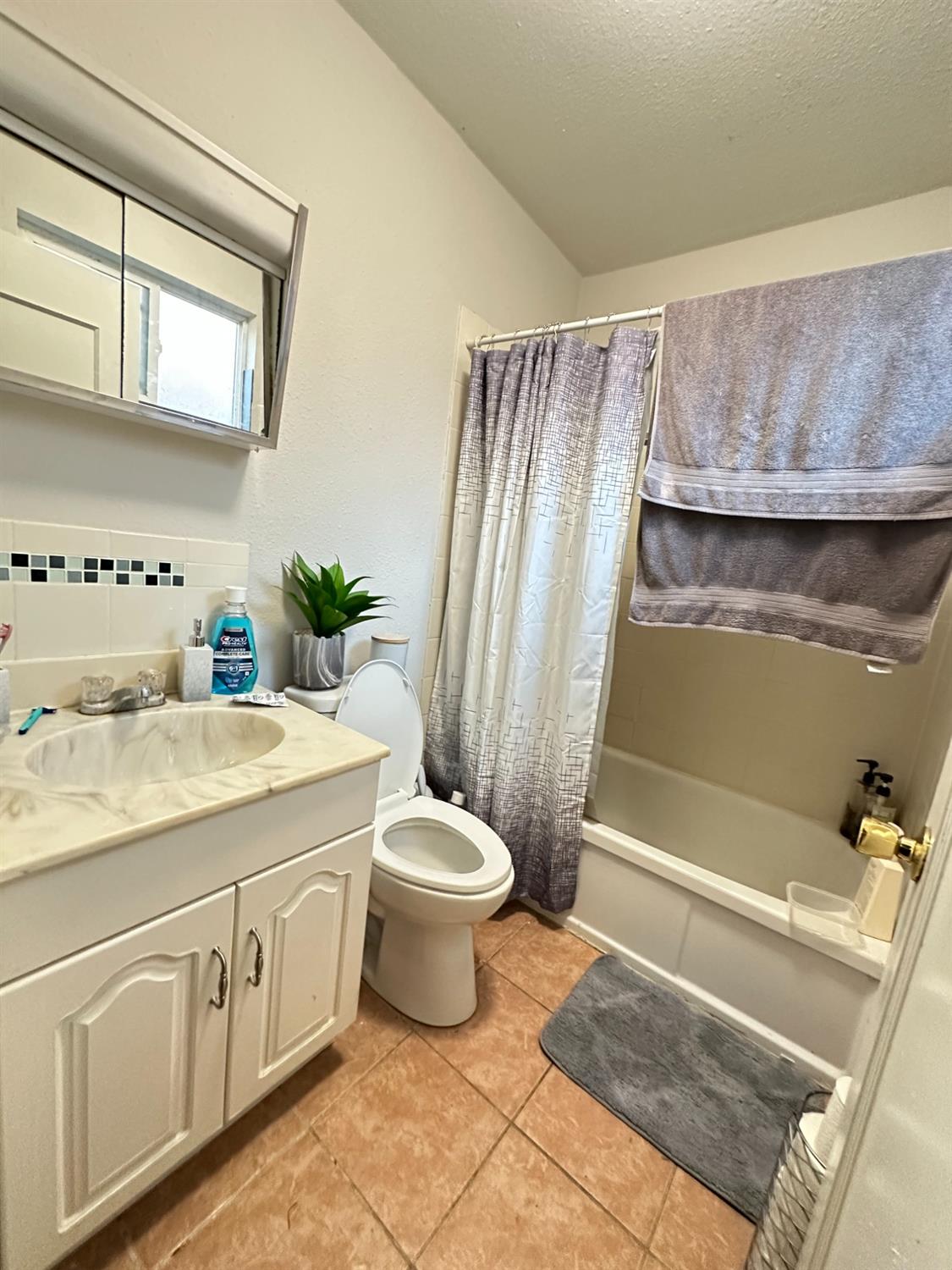 Detail Gallery Image 24 of 30 For 405 Colorado Ave, Modesto,  CA 95351 - 3 Beds | 2 Baths