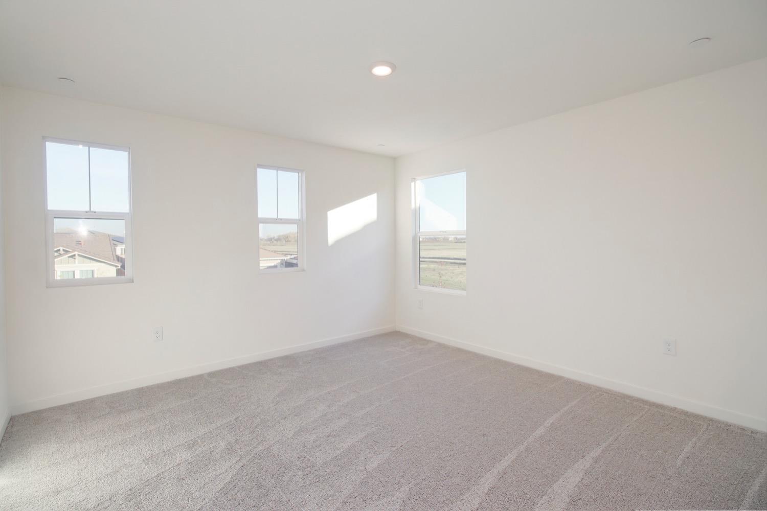 Detail Gallery Image 21 of 45 For 1456 Kensington Dr, Plumas Lake,  CA 95961 - 3 Beds | 2/1 Baths