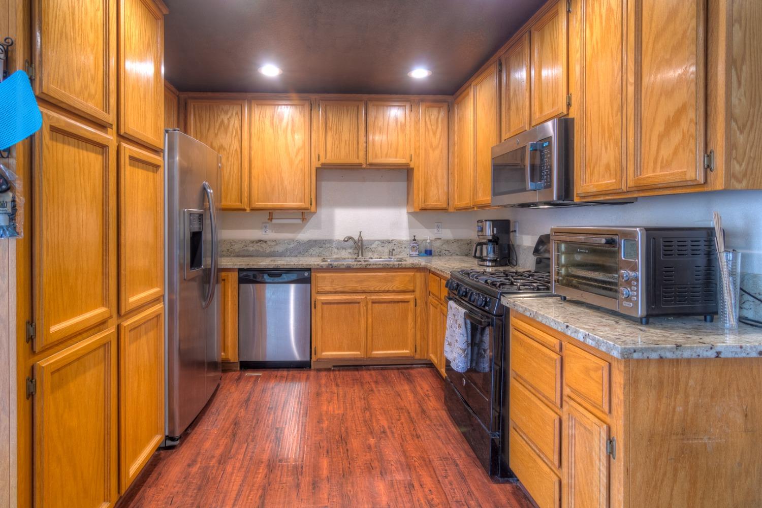 Detail Gallery Image 8 of 37 For 7340 Hamden Pl #104,  Sacramento,  CA 95842 - 3 Beds | 2 Baths