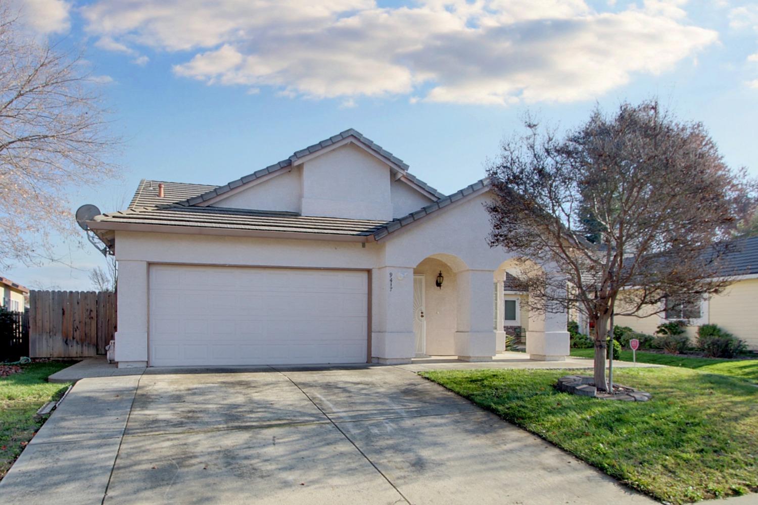 Detail Gallery Image 1 of 36 For 9417 Trenholm Dr, Elk Grove,  CA 95758 - 3 Beds | 2 Baths