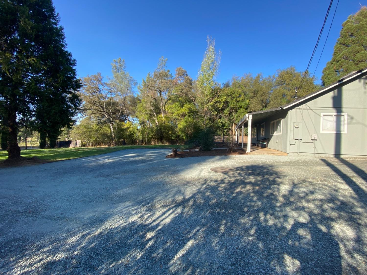 Detail Gallery Image 9 of 38 For 10927 Spenceville Rd, Penn Valley,  CA 95946 - 3 Beds | 1/1 Baths