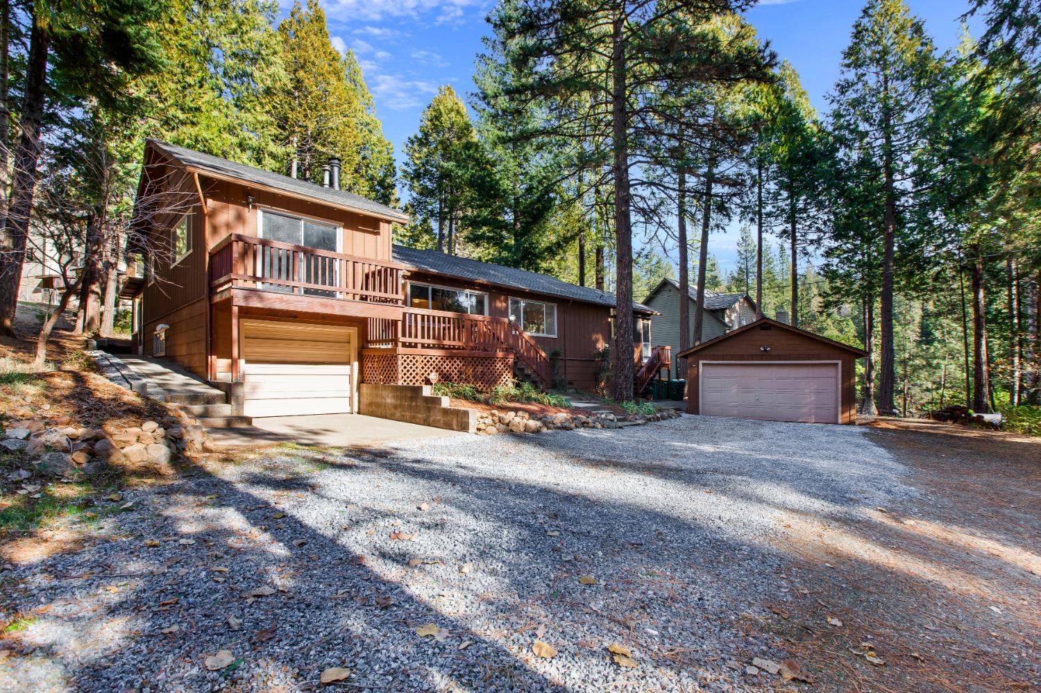 Detail Gallery Image 1 of 35 For 6229 Speckled Rd, Pollock Pines,  CA 95726 - 4 Beds | 2/1 Baths