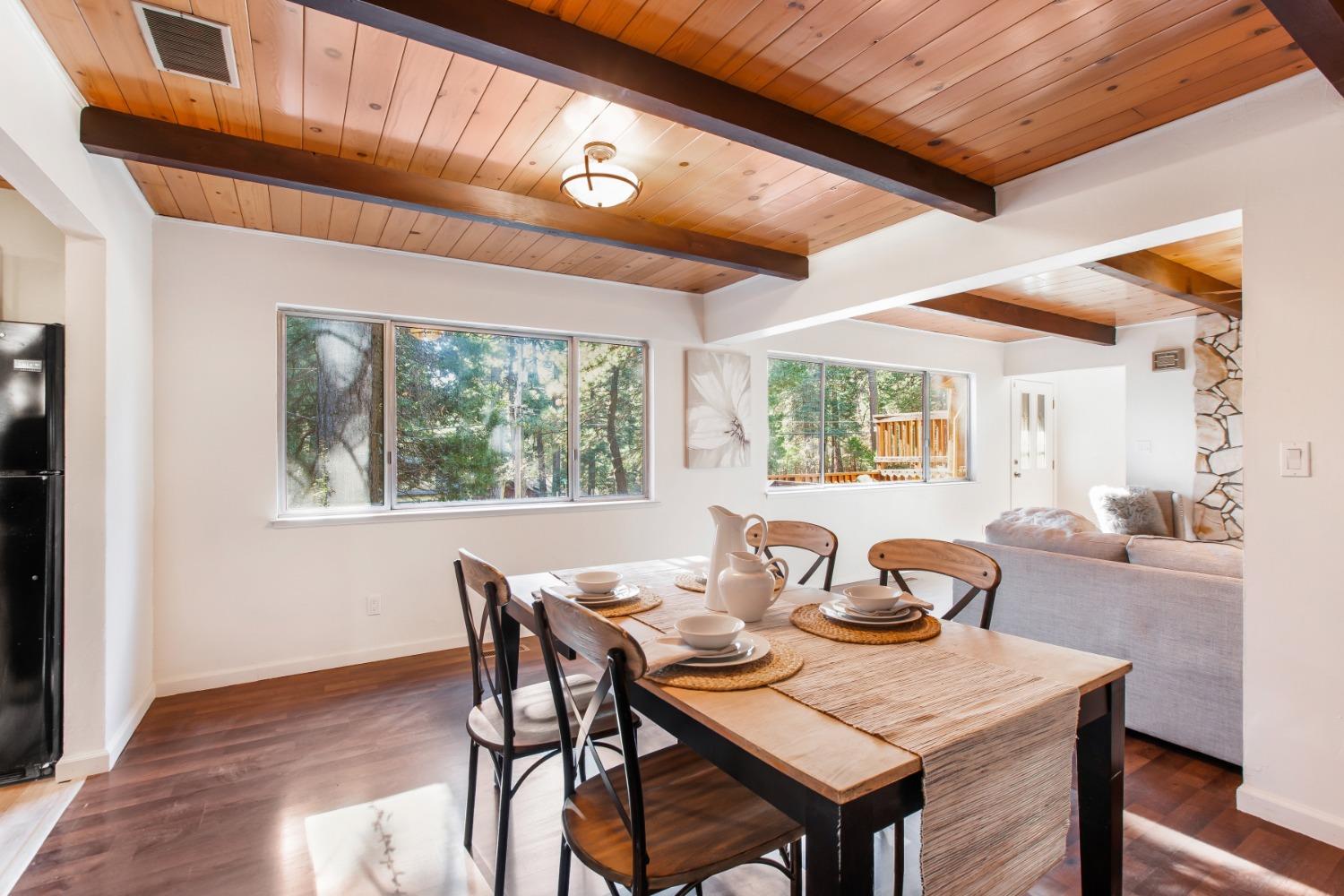 Detail Gallery Image 6 of 35 For 6229 Speckled Rd, Pollock Pines,  CA 95726 - 4 Beds | 2/1 Baths