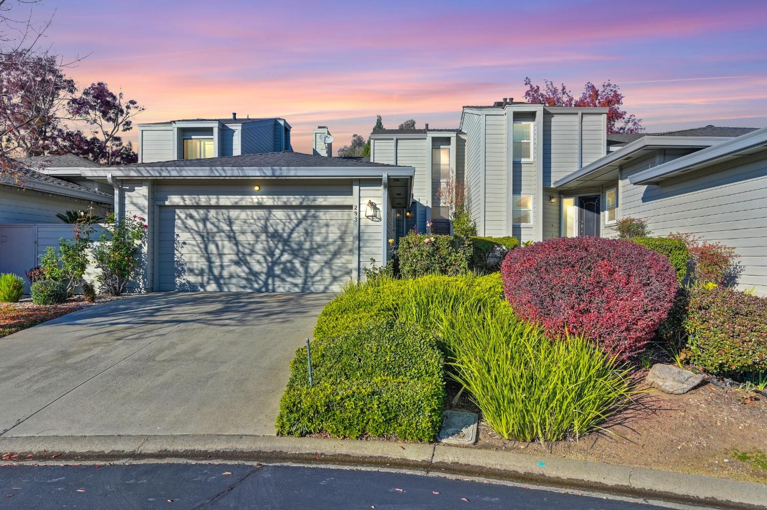 Detail Gallery Image 1 of 52 For 293 Castlewood Cir, Roseville,  CA 95678 - 2 Beds | 2/1 Baths