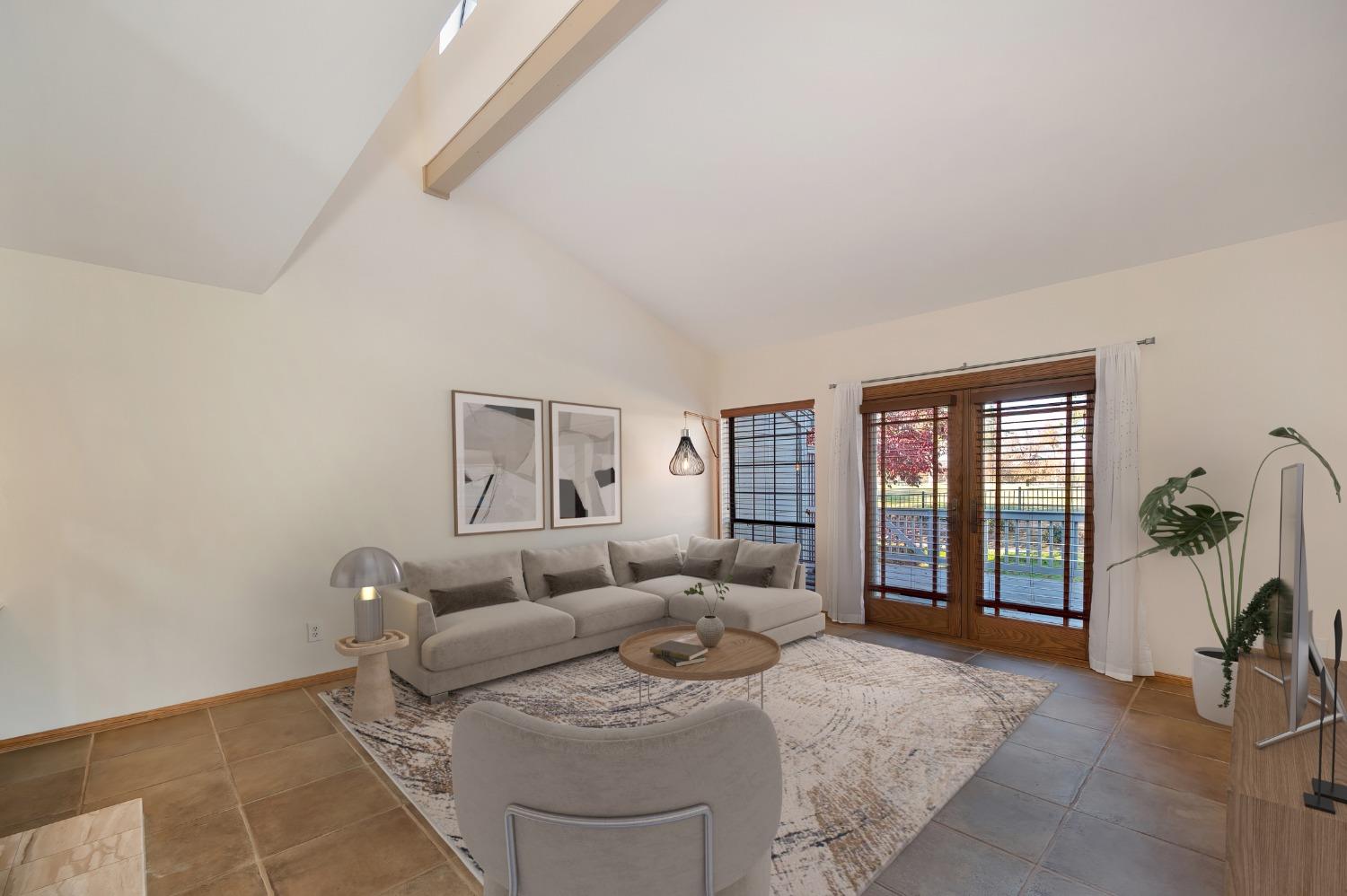 Detail Gallery Image 8 of 52 For 293 Castlewood Cir, Roseville,  CA 95678 - 2 Beds | 2/1 Baths