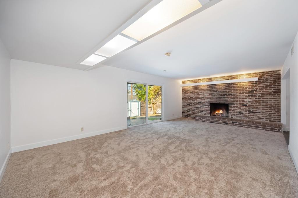 Detail Gallery Image 8 of 43 For 6445 Everest Way, Sacramento,  CA 95842 - 3 Beds | 2 Baths