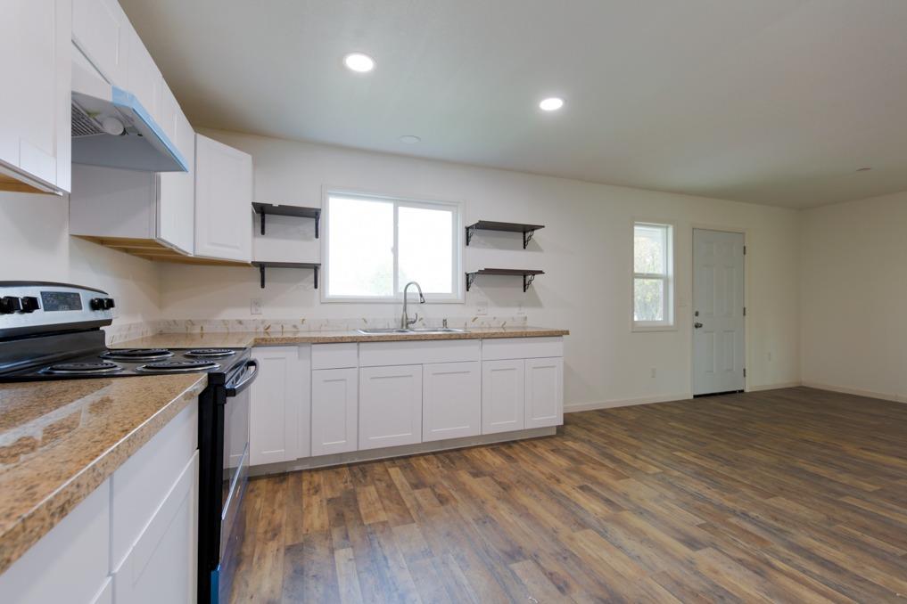 Detail Gallery Image 14 of 33 For 2304 Euclid, Stockton,  CA 95205 - 3 Beds | 2 Baths