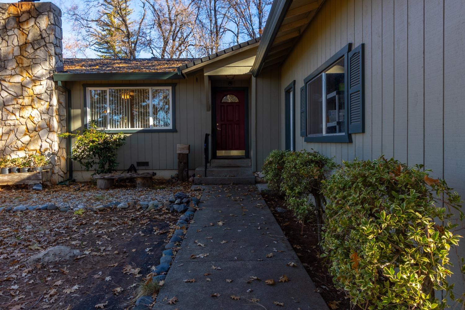 Detail Gallery Image 4 of 41 For 2873 Camino Heights Dr, Camino,  CA 95709 - 3 Beds | 2 Baths