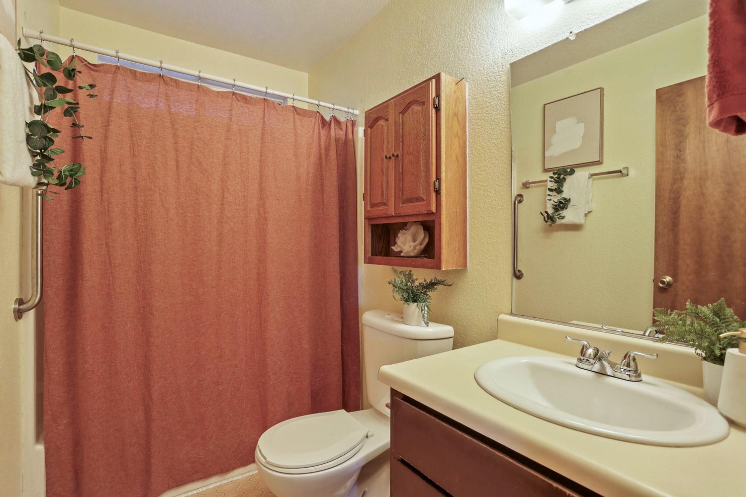 Detail Gallery Image 21 of 35 For 344 S Walker Ln, Stockton,  CA 95215 - 2 Beds | 1 Baths