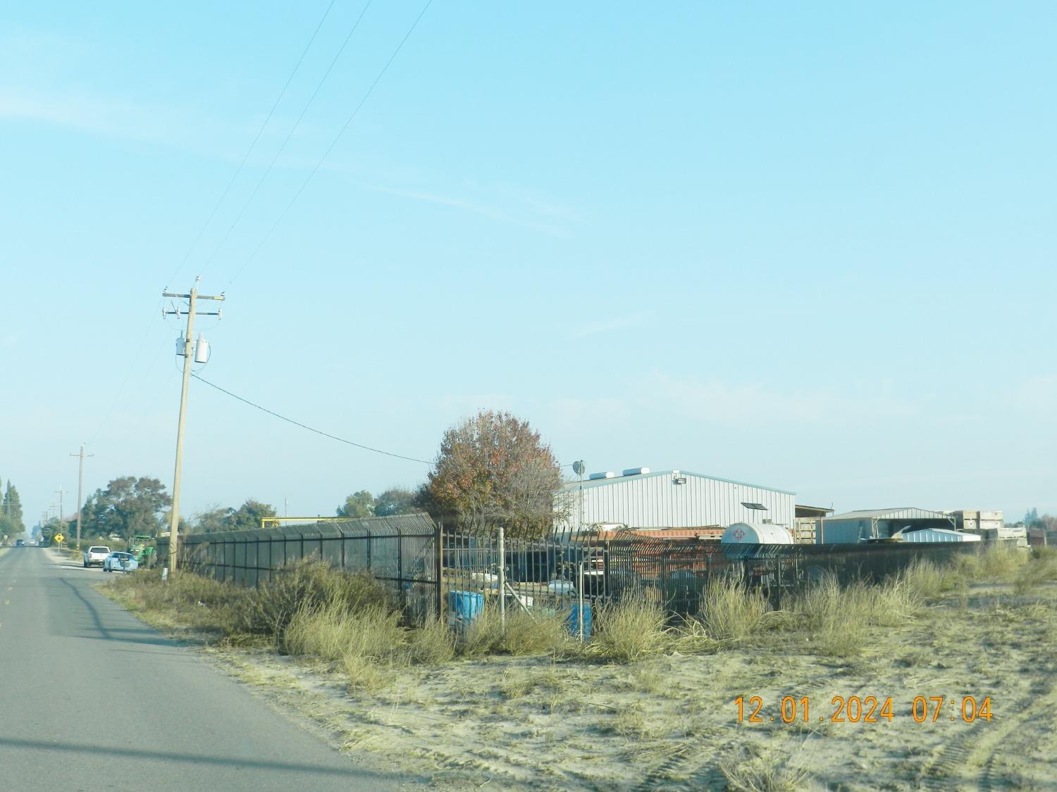 Peach Avenue, Livingston, California image 6