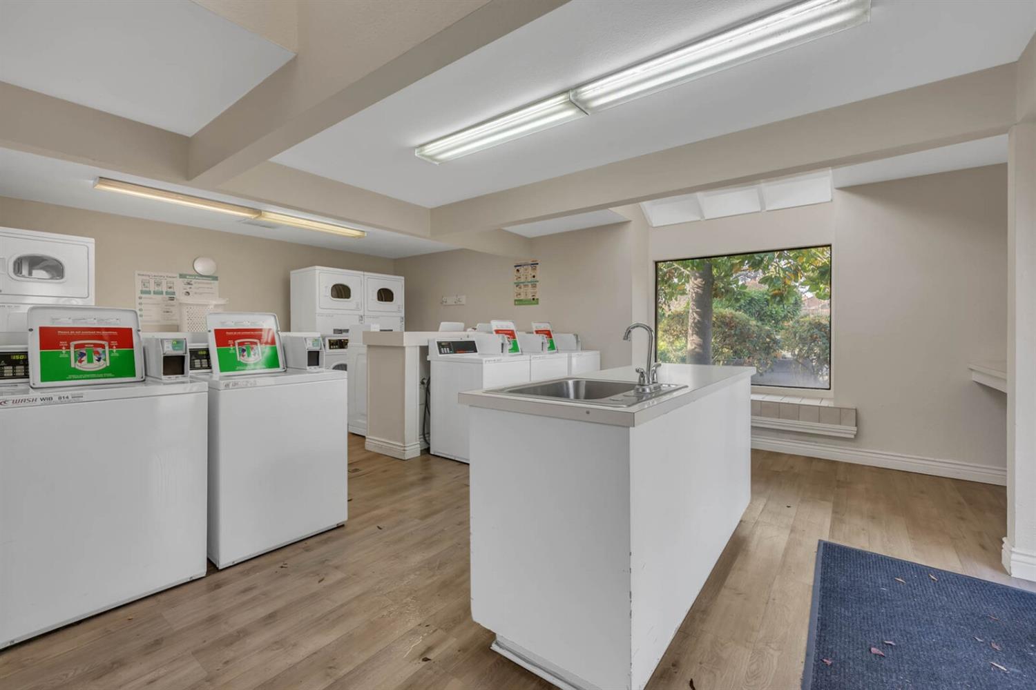 Detail Gallery Image 25 of 41 For 871 E Woodside Ln #4,  Sacramento,  CA 95825 - 1 Beds | 1 Baths