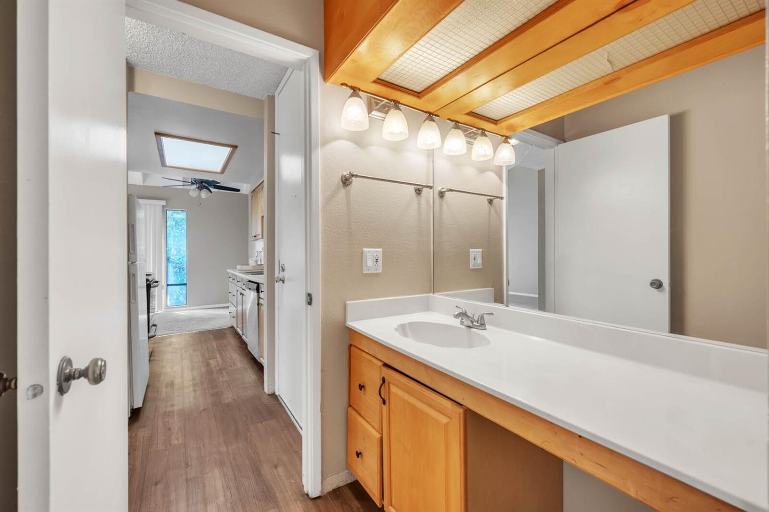 Detail Gallery Image 18 of 41 For 871 E Woodside Ln #4,  Sacramento,  CA 95825 - 1 Beds | 1 Baths