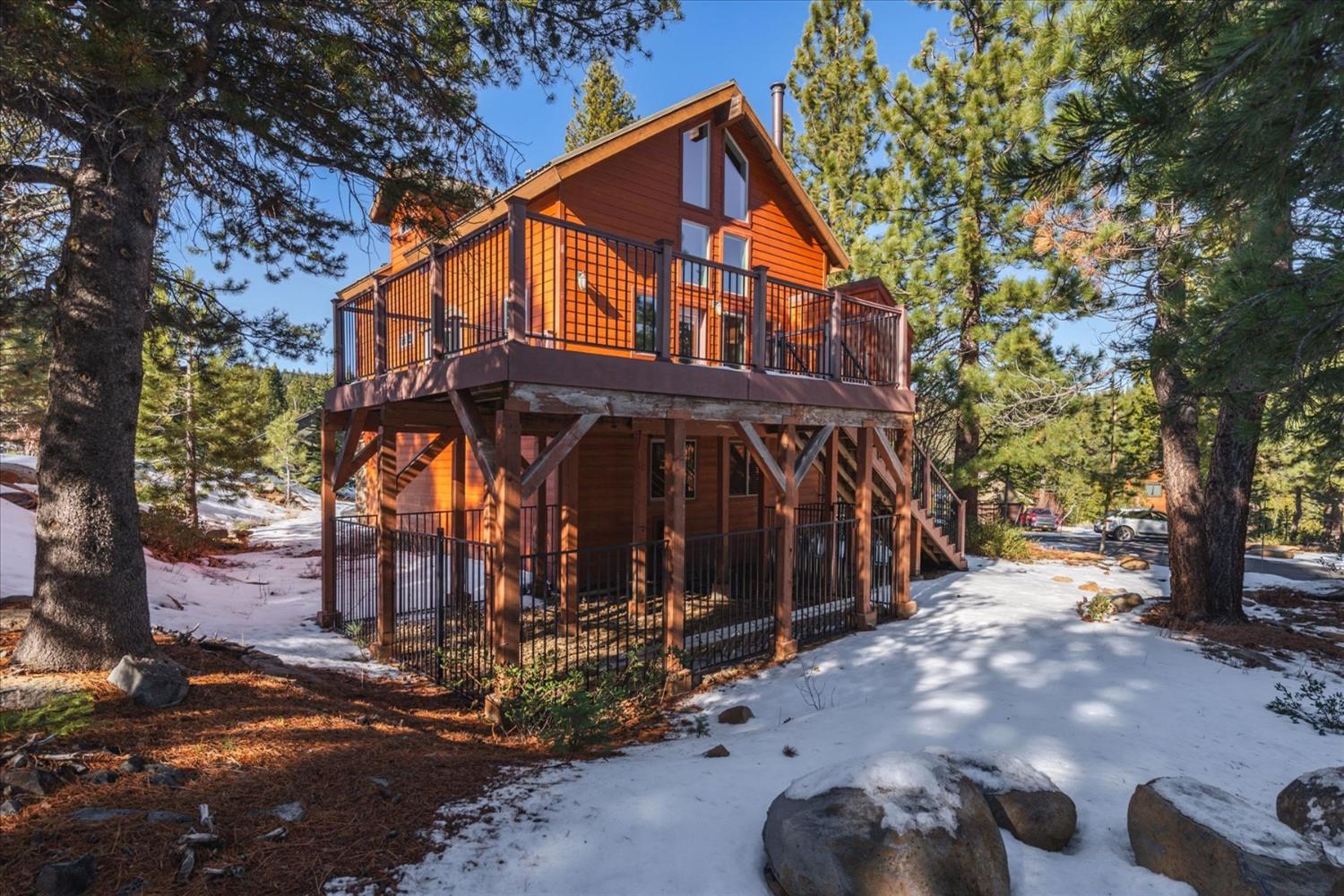 Detail Gallery Image 26 of 35 For 13286 Hillside Dr, Truckee,  CA 96161 - 4 Beds | 2 Baths