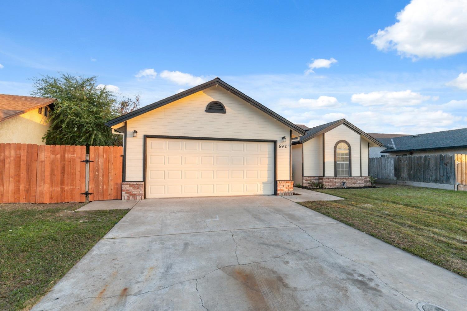 Detail Gallery Image 11 of 32 For 592 Hacienda Ave, Manteca,  CA 95336 - 3 Beds | 2 Baths