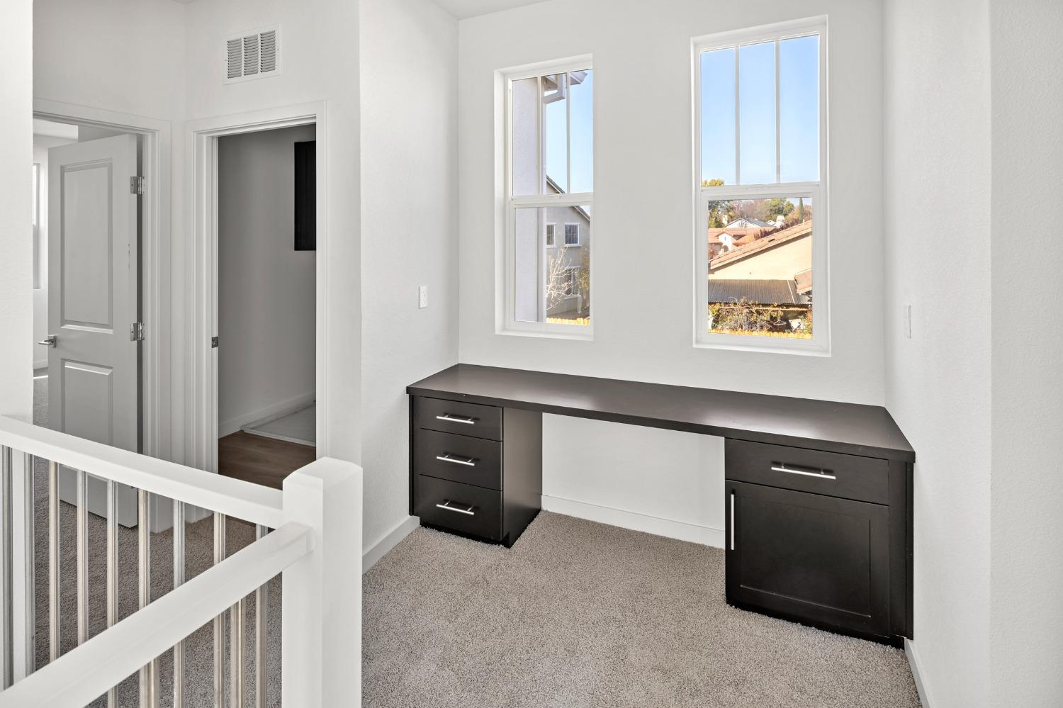 Detail Gallery Image 12 of 28 For 8612 Starburst Way, Sacramento,  CA 95823 - 4 Beds | 2/1 Baths