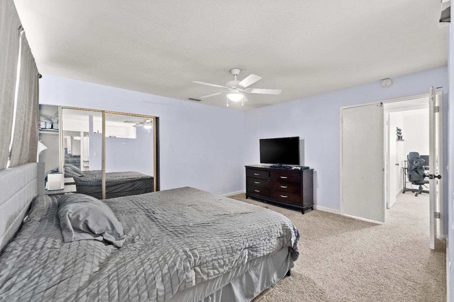 Detail Gallery Image 11 of 29 For 6160 Logan St, Sacramento,  CA 95824 - 4 Beds | 2 Baths