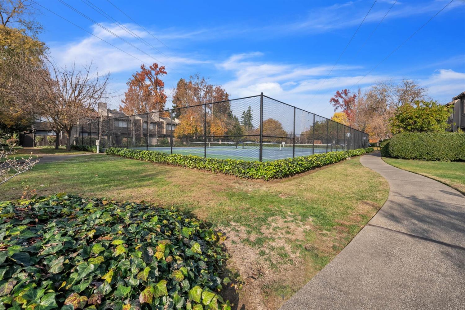 Detail Gallery Image 28 of 41 For 871 E Woodside Ln #4,  Sacramento,  CA 95825 - 1 Beds | 1 Baths