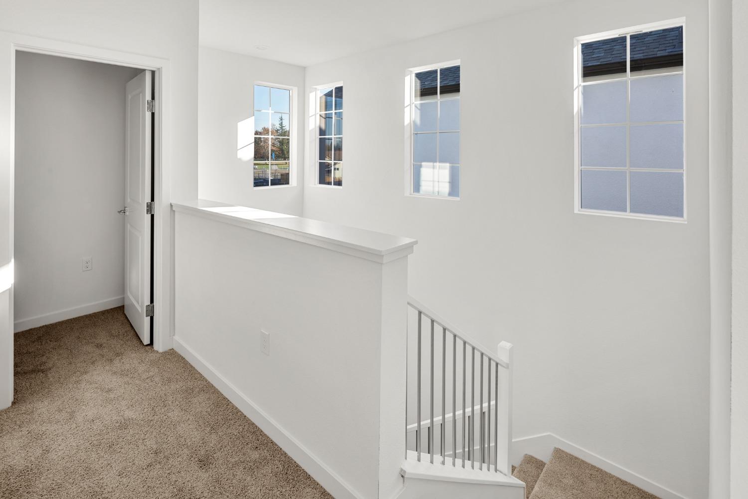 Detail Gallery Image 13 of 25 For 8618 Starburst Way, Sacramento,  CA 95823 - 3 Beds | 2/1 Baths