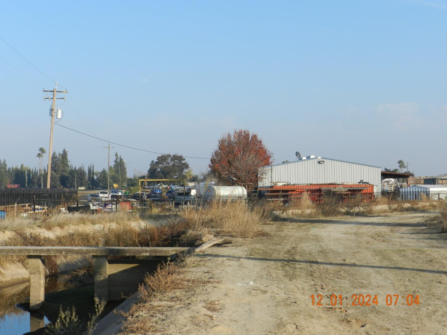 Peach Avenue, Livingston, California image 4