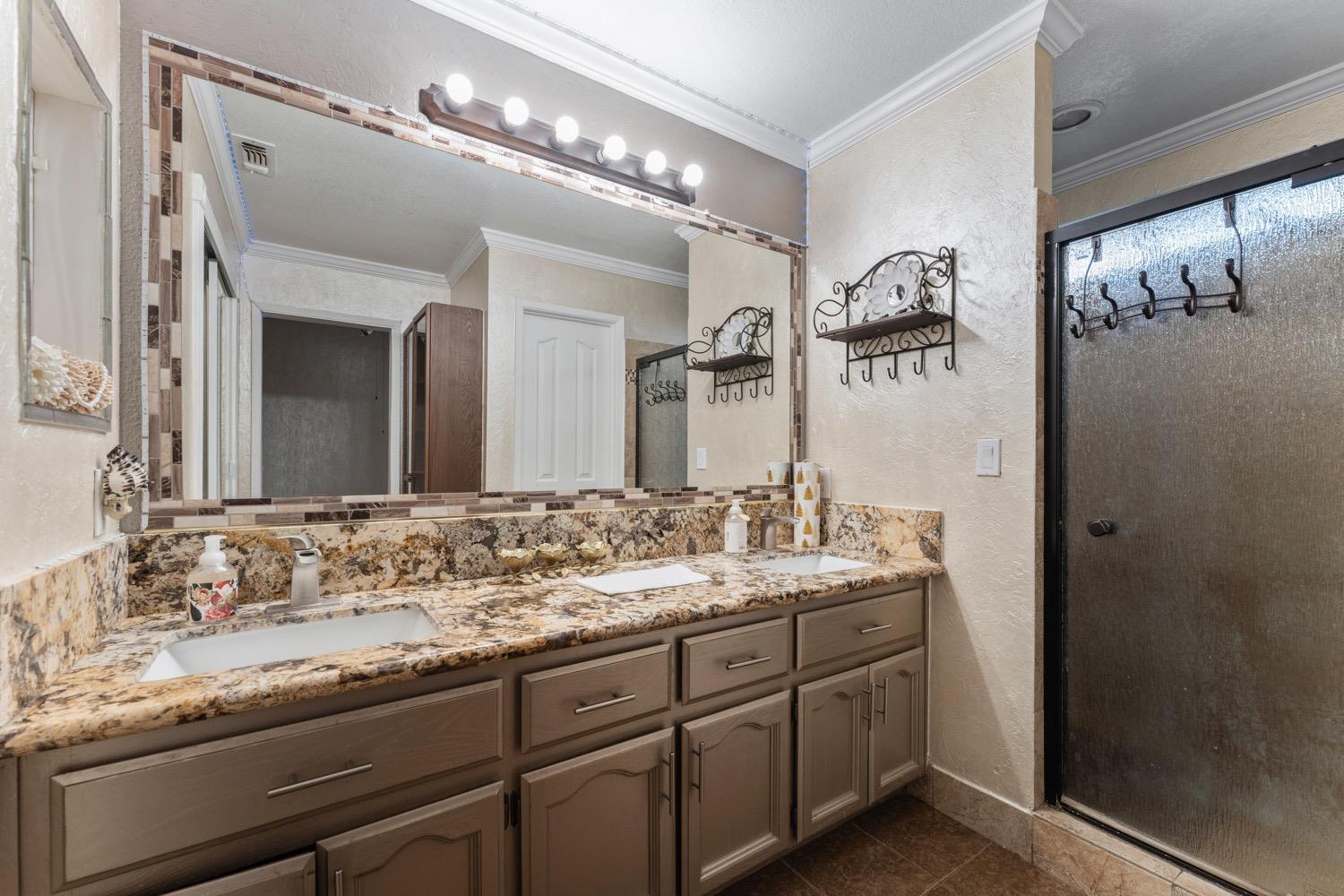 Detail Gallery Image 16 of 42 For 8367 Wheatland Dr, Sacramento,  CA 95828 - 3 Beds | 2 Baths