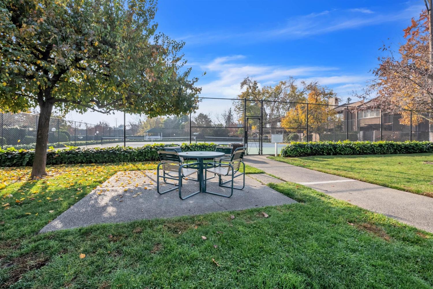 Detail Gallery Image 31 of 41 For 871 E Woodside Ln #4,  Sacramento,  CA 95825 - 1 Beds | 1 Baths