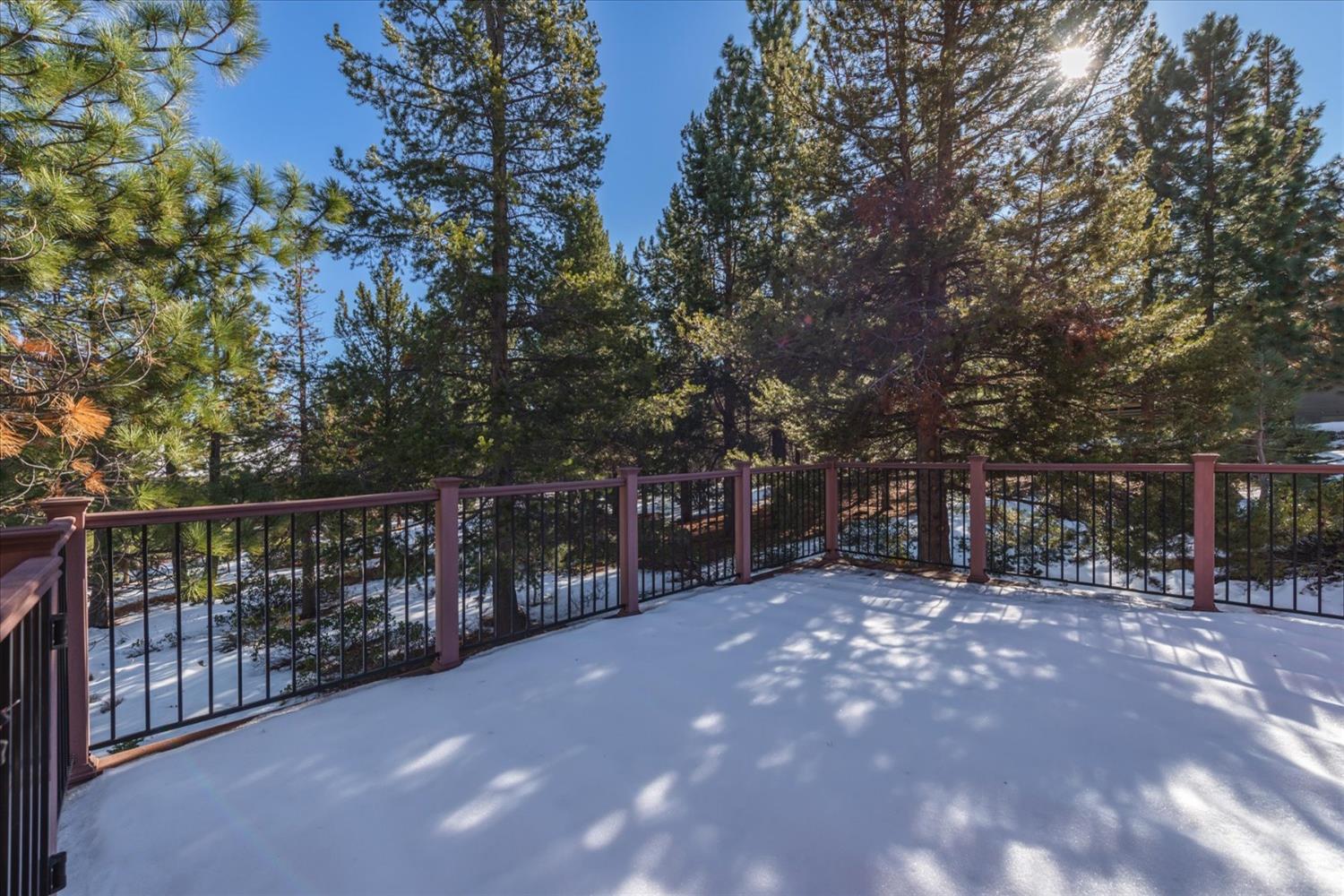 Detail Gallery Image 29 of 35 For 13286 Hillside Dr, Truckee,  CA 96161 - 4 Beds | 2 Baths