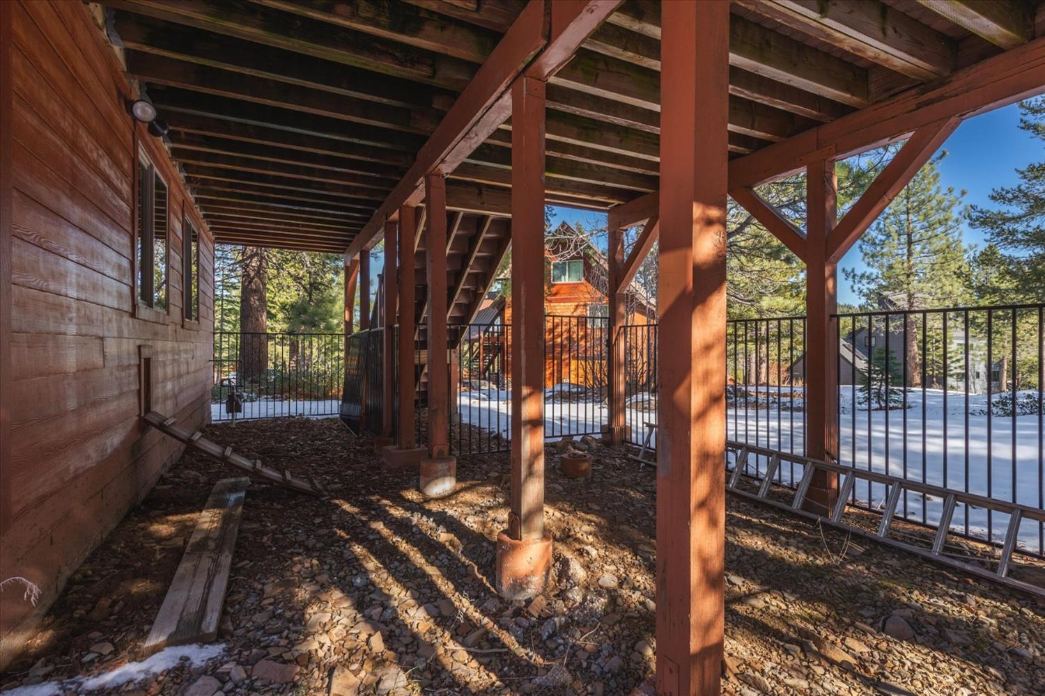 Detail Gallery Image 25 of 35 For 13286 Hillside Dr, Truckee,  CA 96161 - 4 Beds | 2 Baths