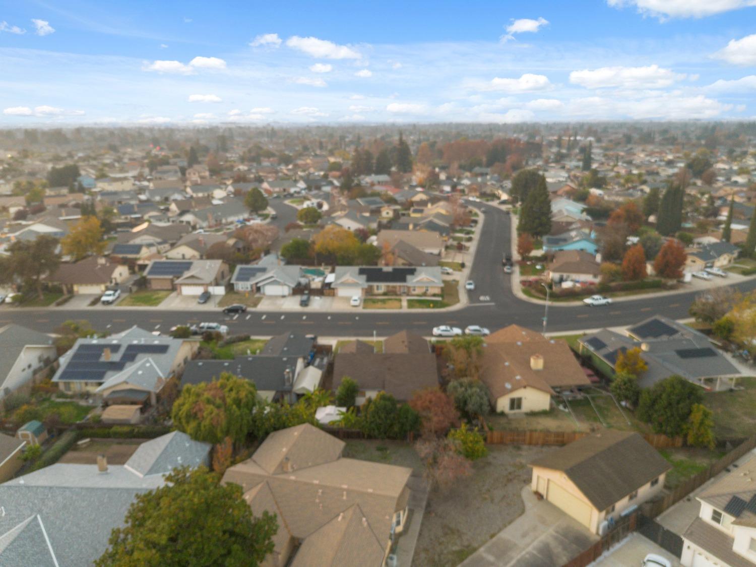 Detail Gallery Image 8 of 32 For 592 Hacienda Ave, Manteca,  CA 95336 - 3 Beds | 2 Baths