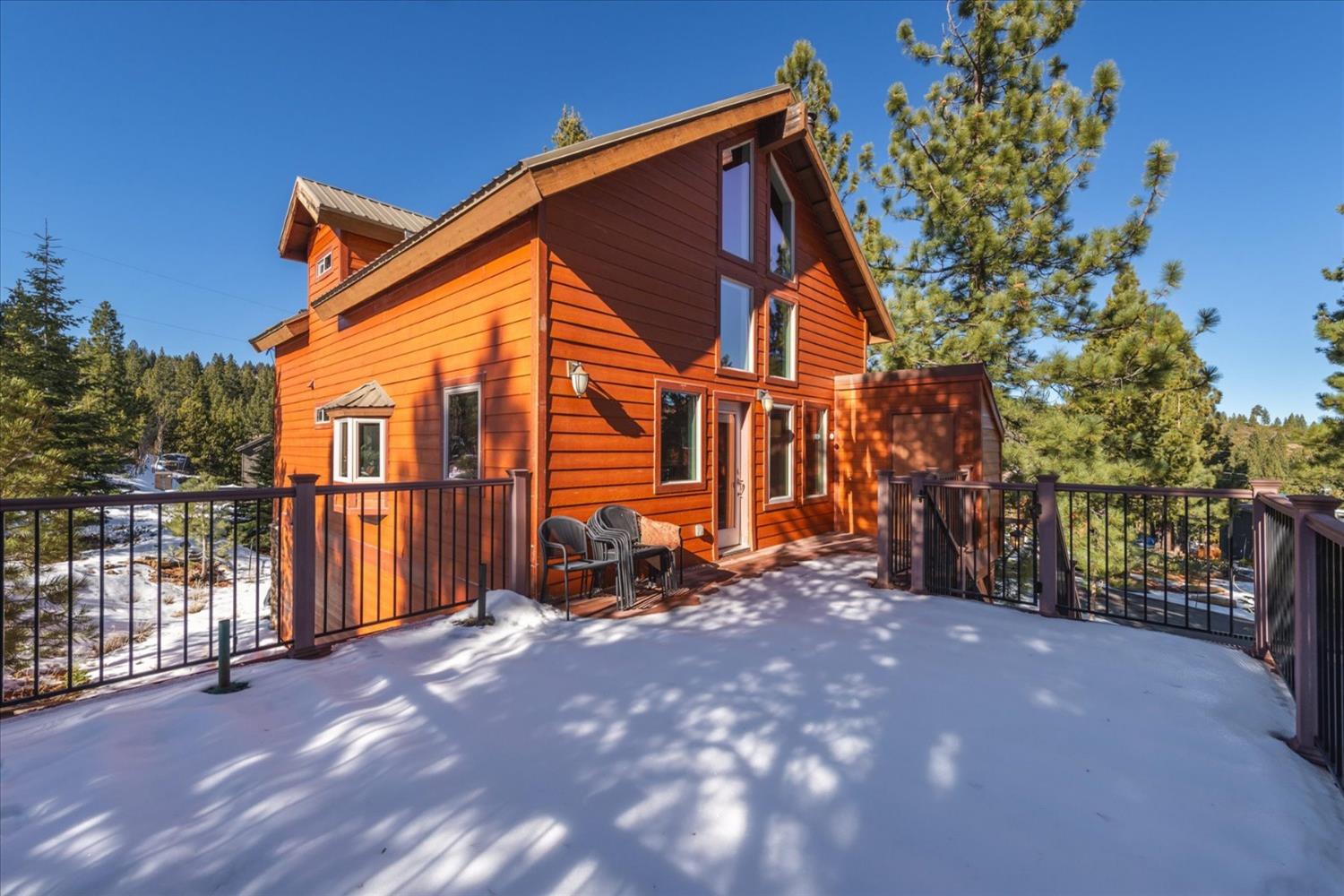 Detail Gallery Image 31 of 35 For 13286 Hillside Dr, Truckee,  CA 96161 - 4 Beds | 2 Baths