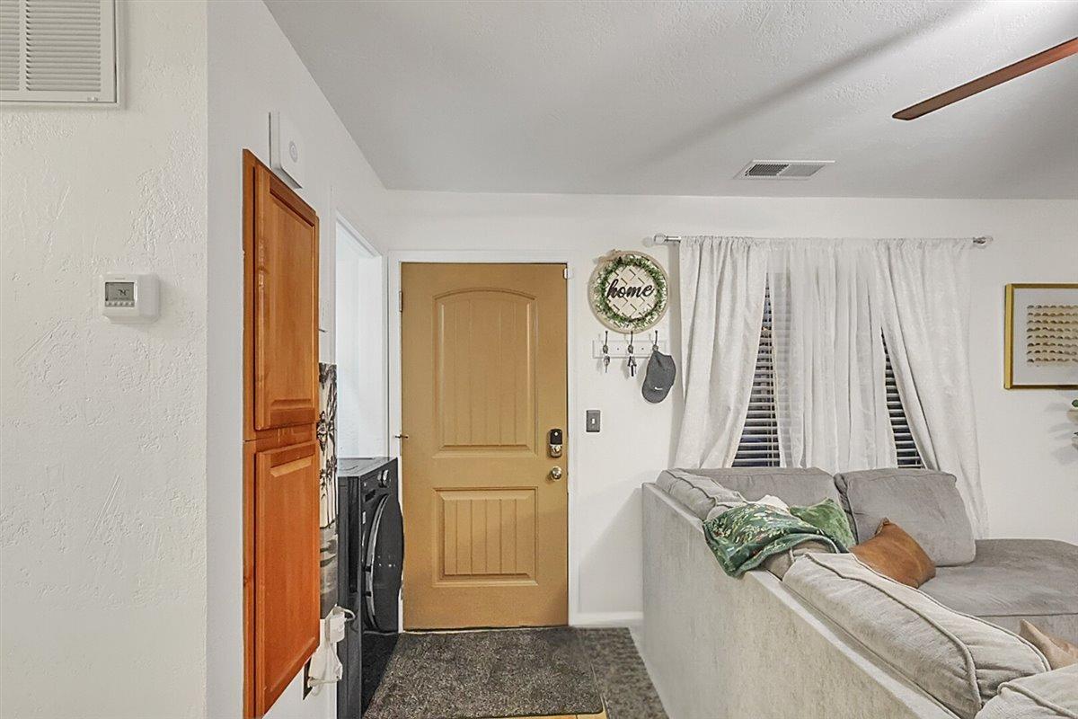 Detail Gallery Image 6 of 38 For 712 Mccoy Ct #61,  Lodi,  CA 95240 - 2 Beds | 1 Baths