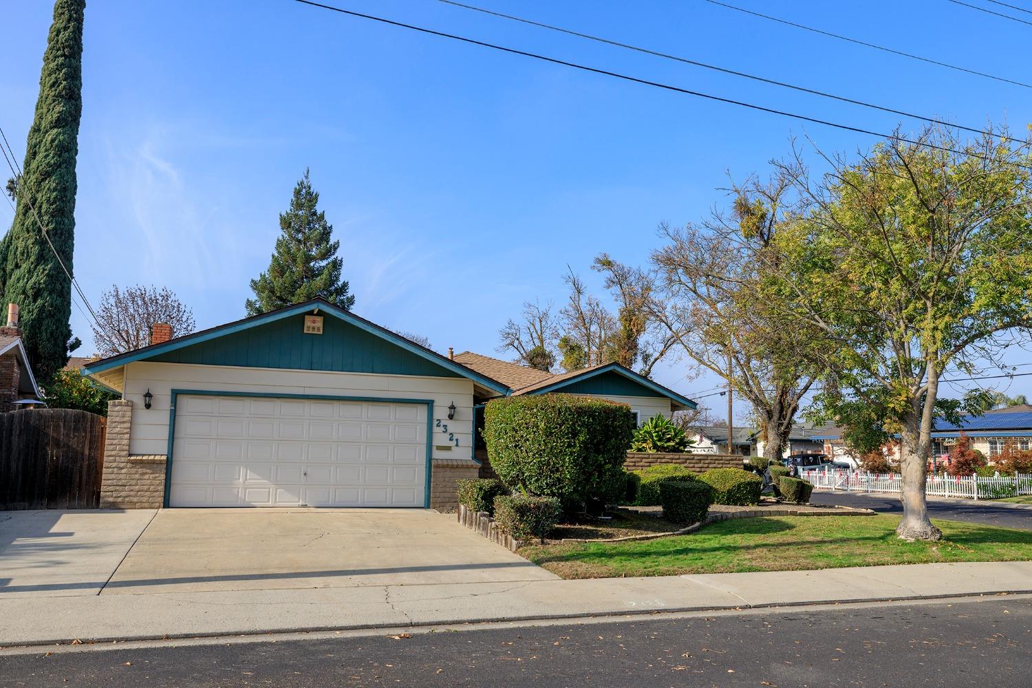 Detail Gallery Image 6 of 62 For 2321 Laguna Dr, Modesto,  CA 95350 - 3 Beds | 2 Baths