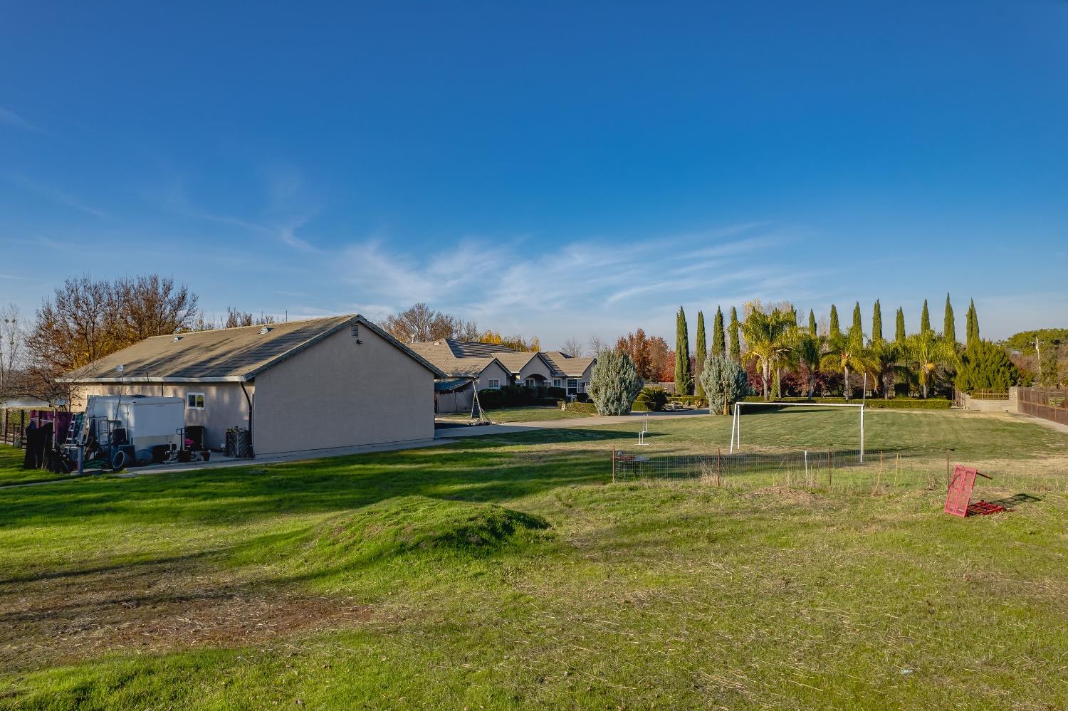 Detail Gallery Image 15 of 81 For 10935 Gledhill Rd, Yuba City,  CA 95991 - 4 Beds | 4 Baths