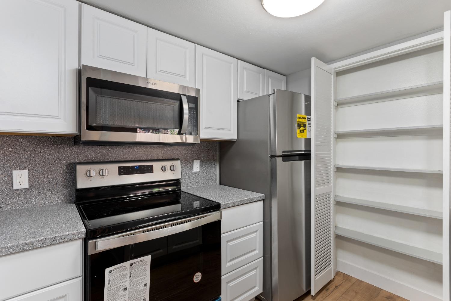 Detail Gallery Image 4 of 19 For 961 Fulton Ave #542,  Sacramento,  CA 95825 - 1 Beds | 1 Baths