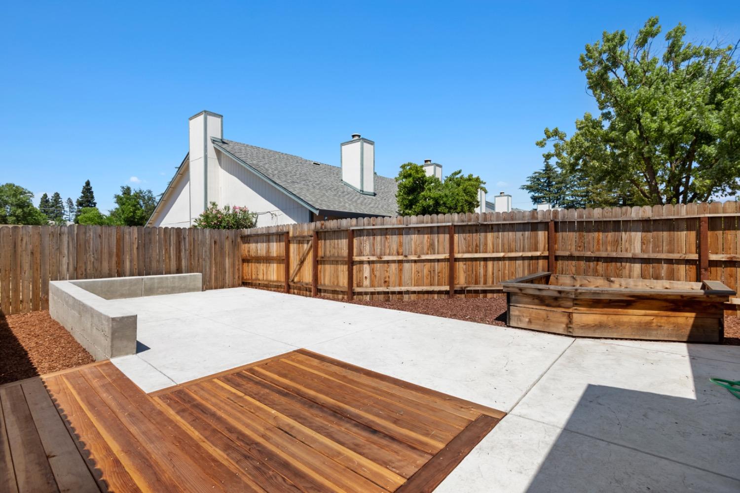 Detail Gallery Image 19 of 23 For 2375 Alta Garden Ln, Sacramento,  CA 95825 - 2 Beds | 2 Baths