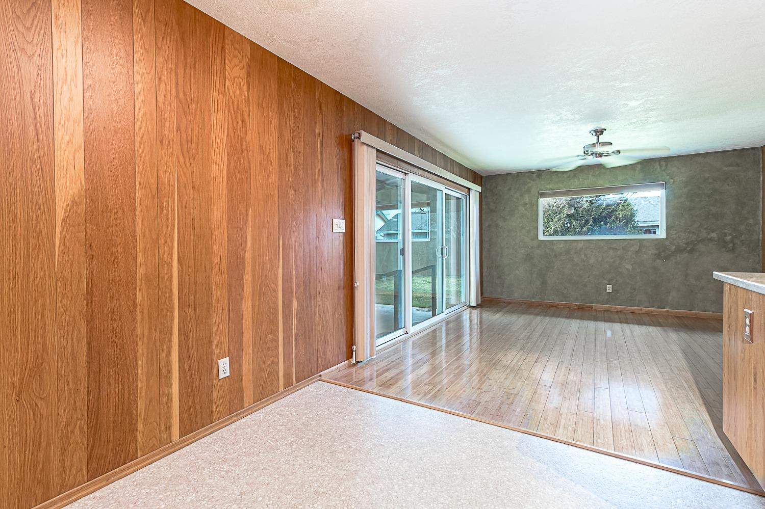 Detail Gallery Image 9 of 26 For 1613 Springwood Dr, Modesto,  CA 95350 - 3 Beds | 2 Baths