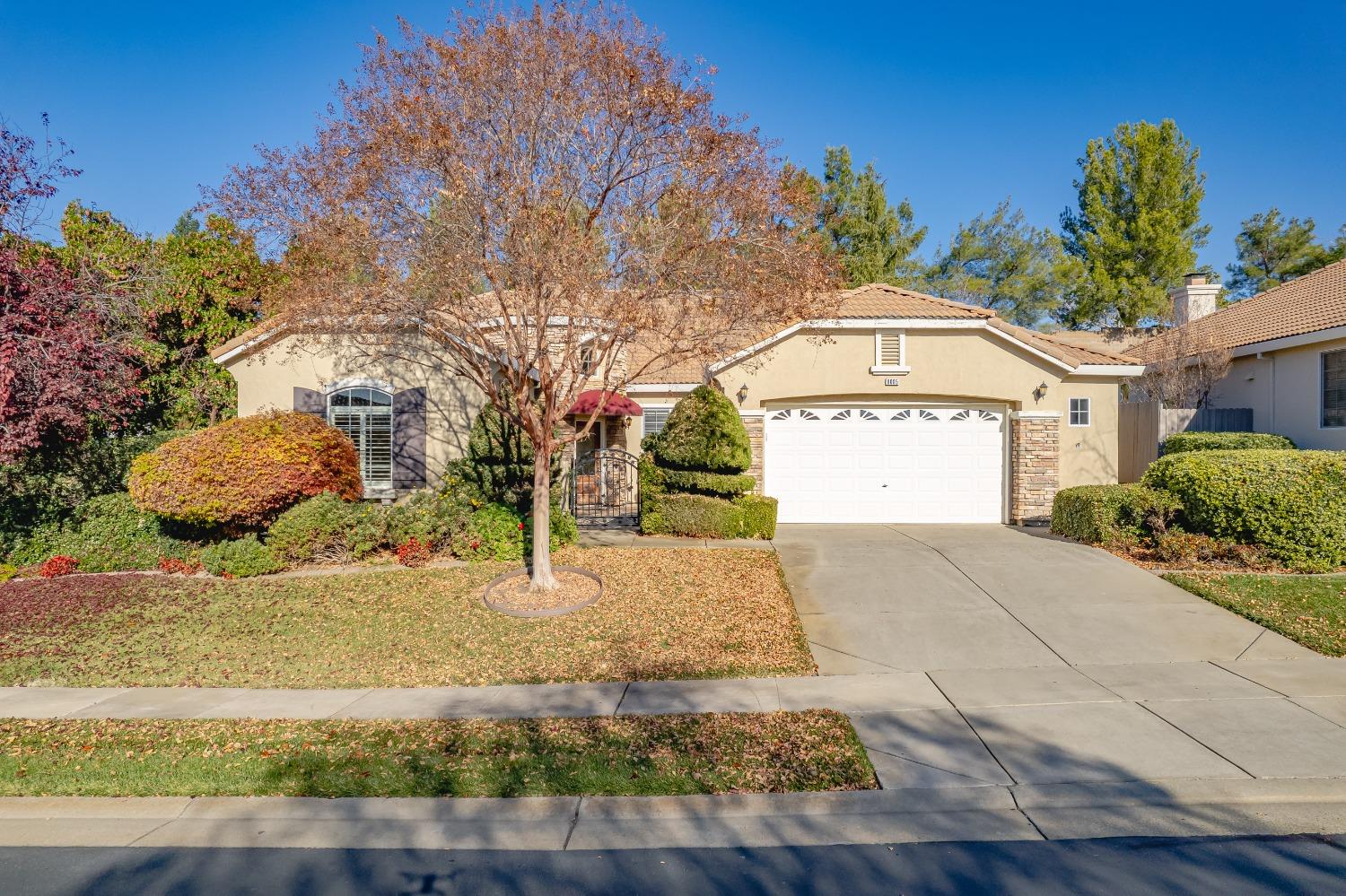 Detail Gallery Image 1 of 44 For 8005 Fallview Way, El Dorado Hills,  CA 95762 - 2 Beds | 2 Baths