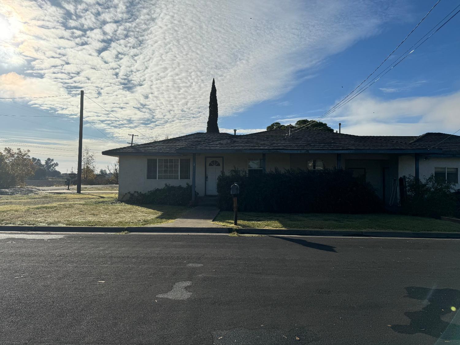 Gladys Avenue, West Sacramento, California image 5