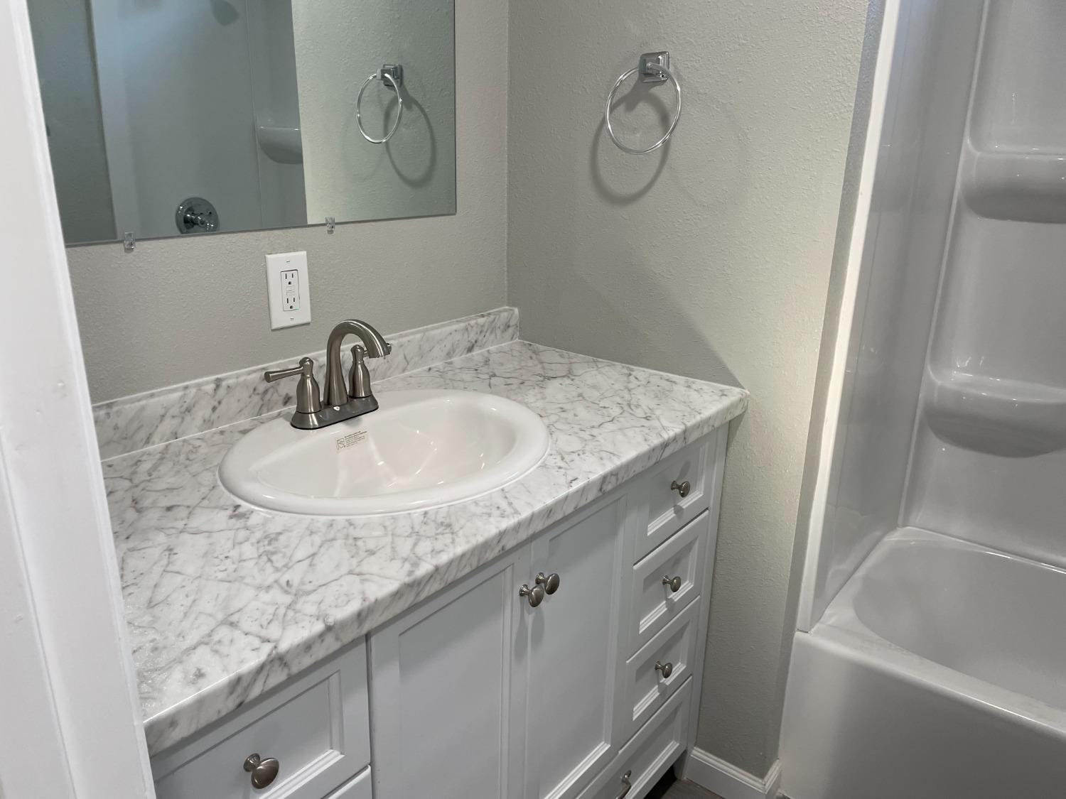 Detail Gallery Image 12 of 16 For 3500 Mobile Way M-59, Sacramento,  CA 95834 - 2 Beds | 2 Baths