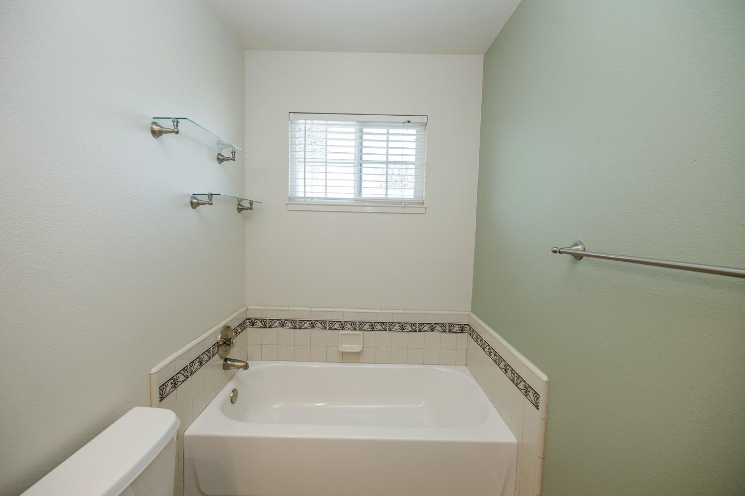 Detail Gallery Image 43 of 62 For 2321 Laguna Dr, Modesto,  CA 95350 - 3 Beds | 2 Baths