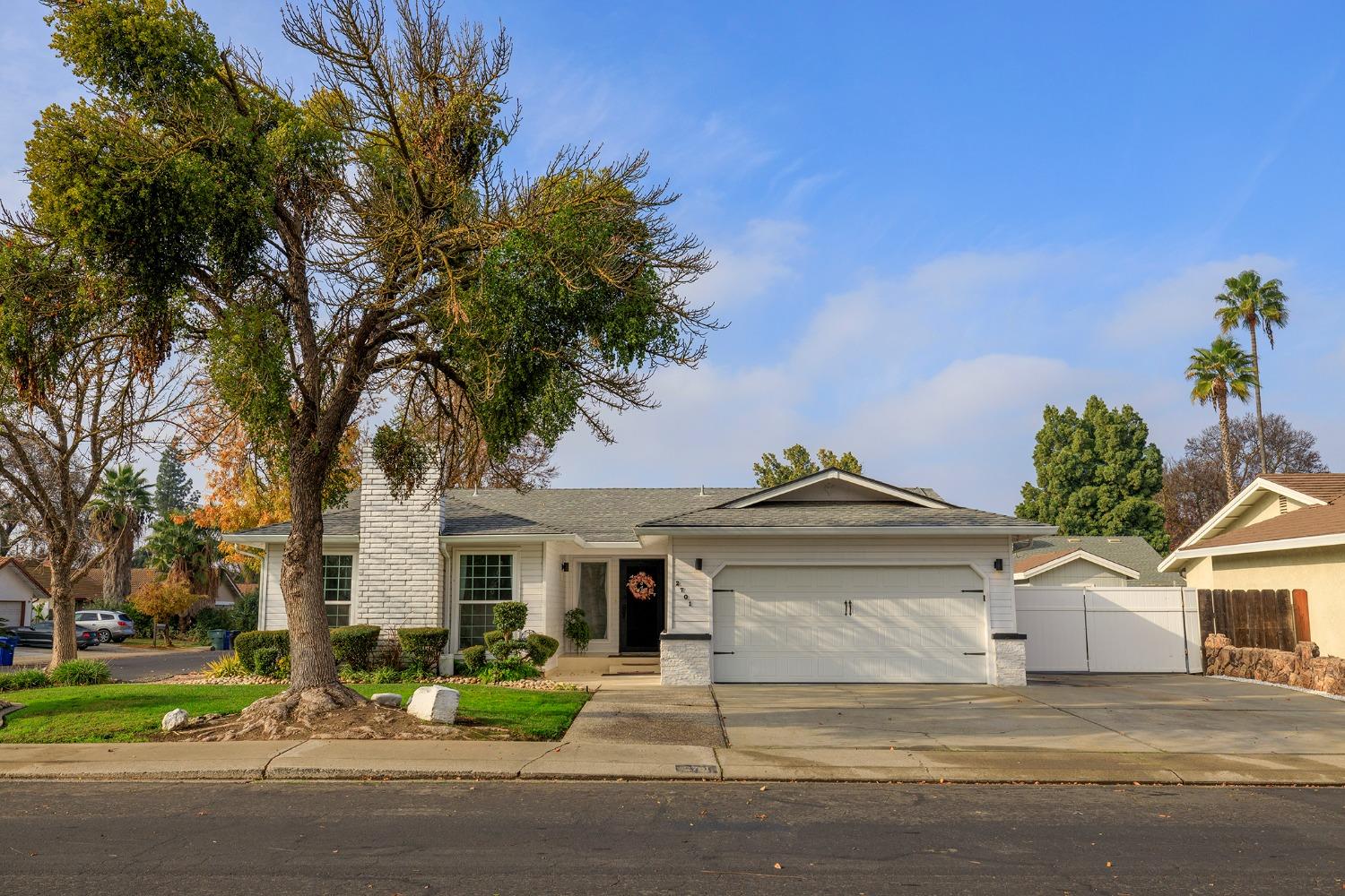 Detail Gallery Image 1 of 64 For 2701 Darius Ln, Modesto,  CA 95350 - 3 Beds | 2 Baths