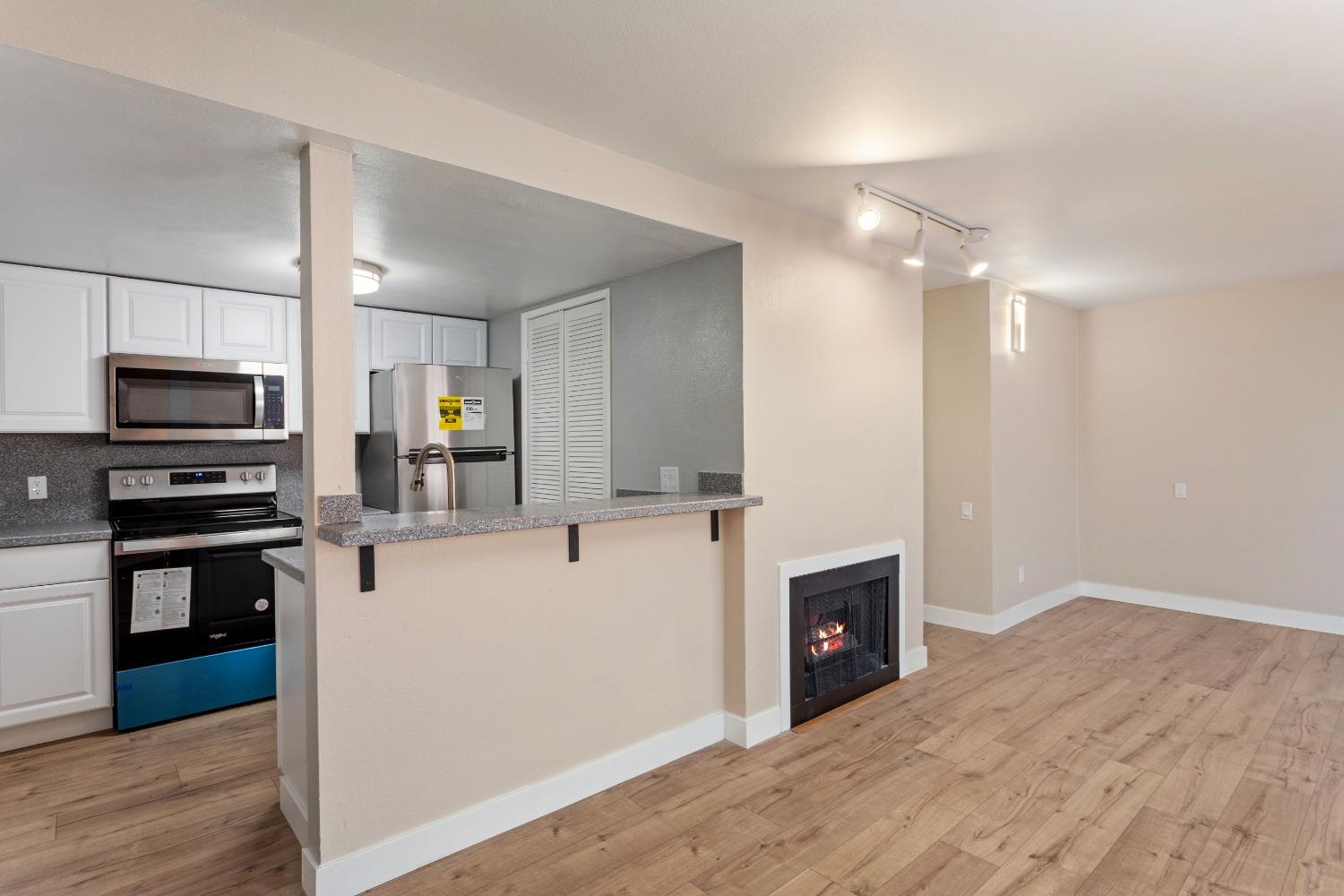 Detail Gallery Image 2 of 19 For 961 Fulton Ave #542,  Sacramento,  CA 95825 - 1 Beds | 1 Baths