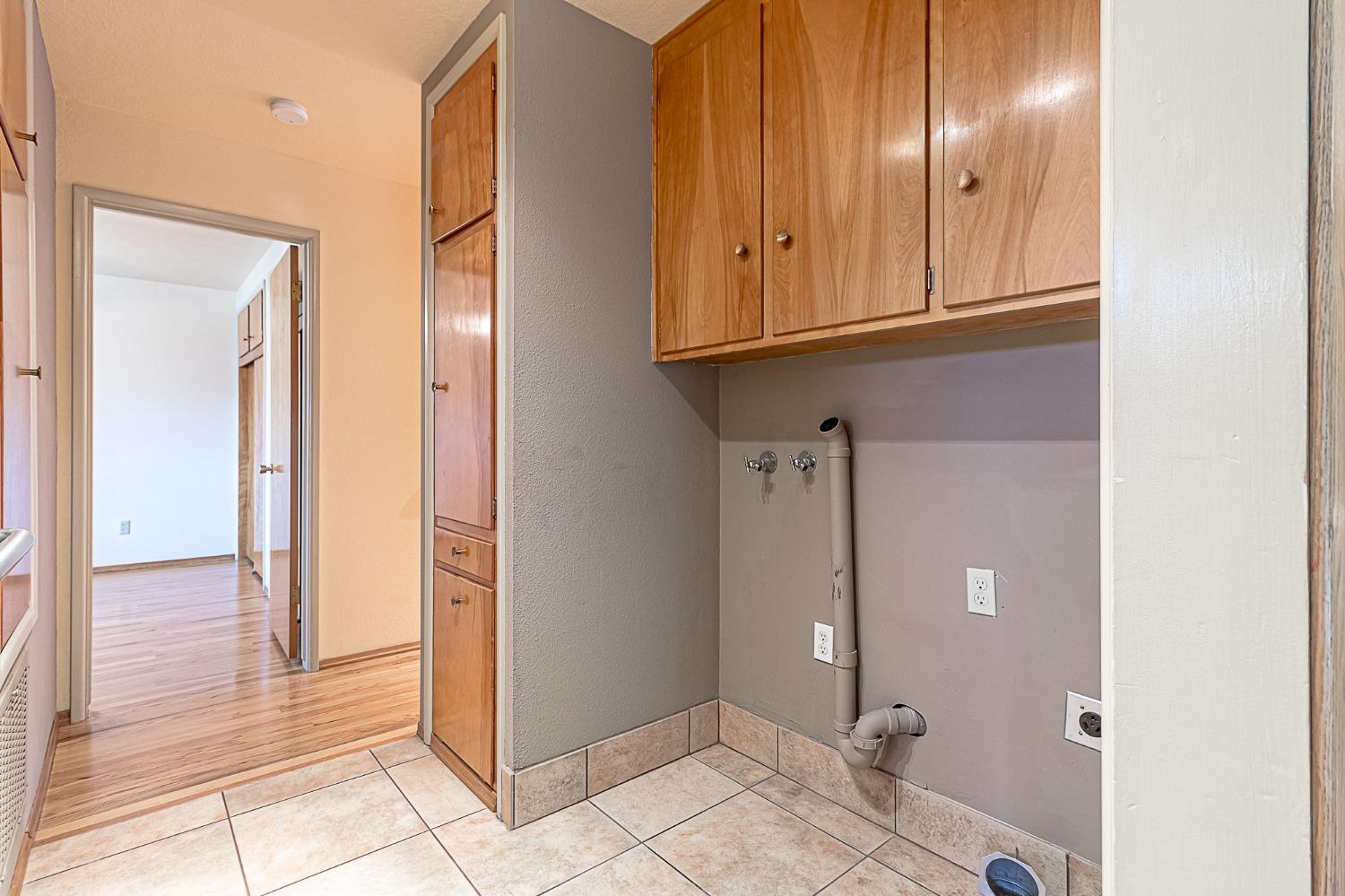 Detail Gallery Image 18 of 26 For 1613 Springwood Dr, Modesto,  CA 95350 - 3 Beds | 2 Baths