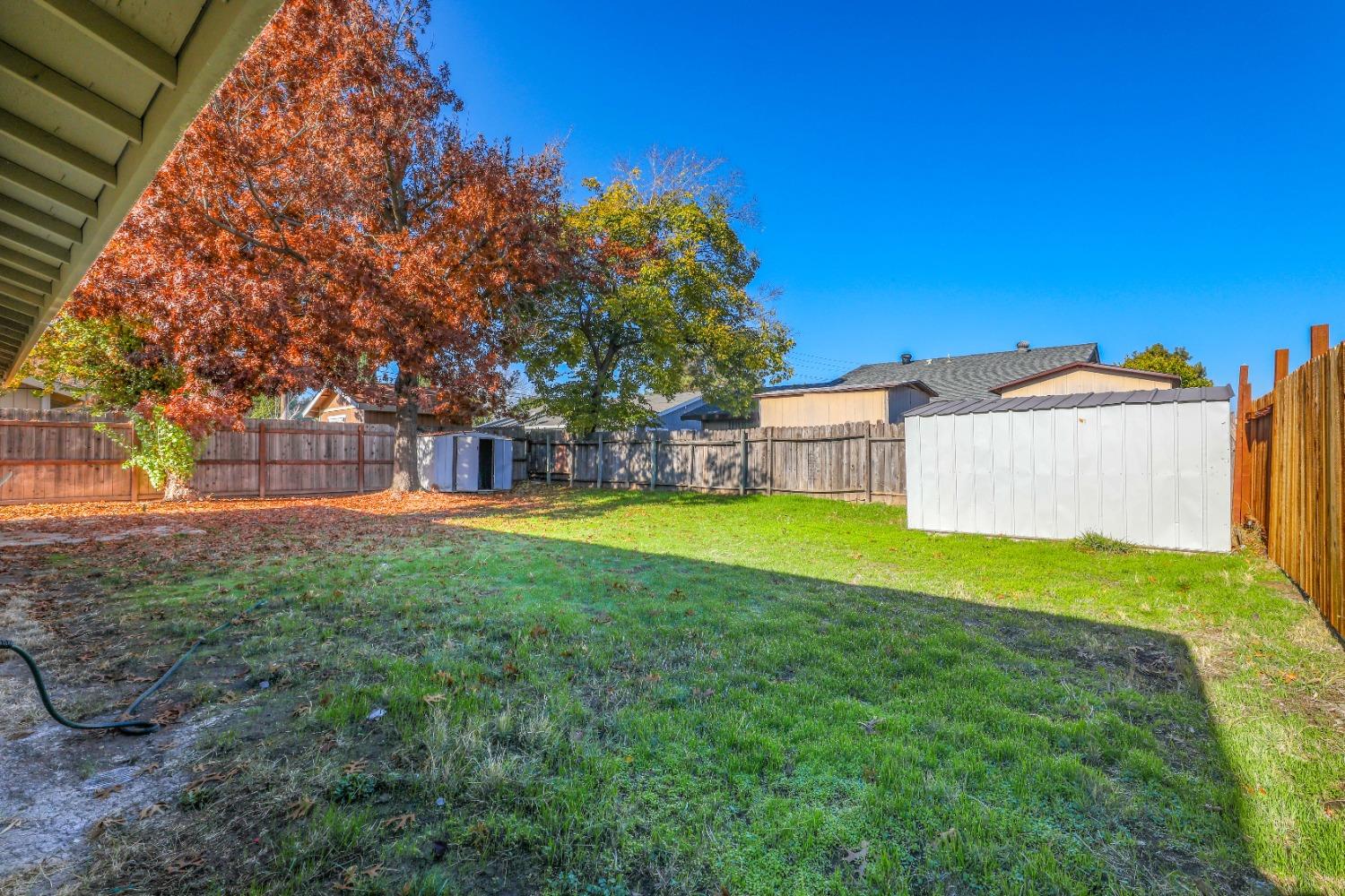 Detail Gallery Image 14 of 14 For 19 Meadow Breeze Ct, Sacramento,  CA 95823 - 3 Beds | 2 Baths