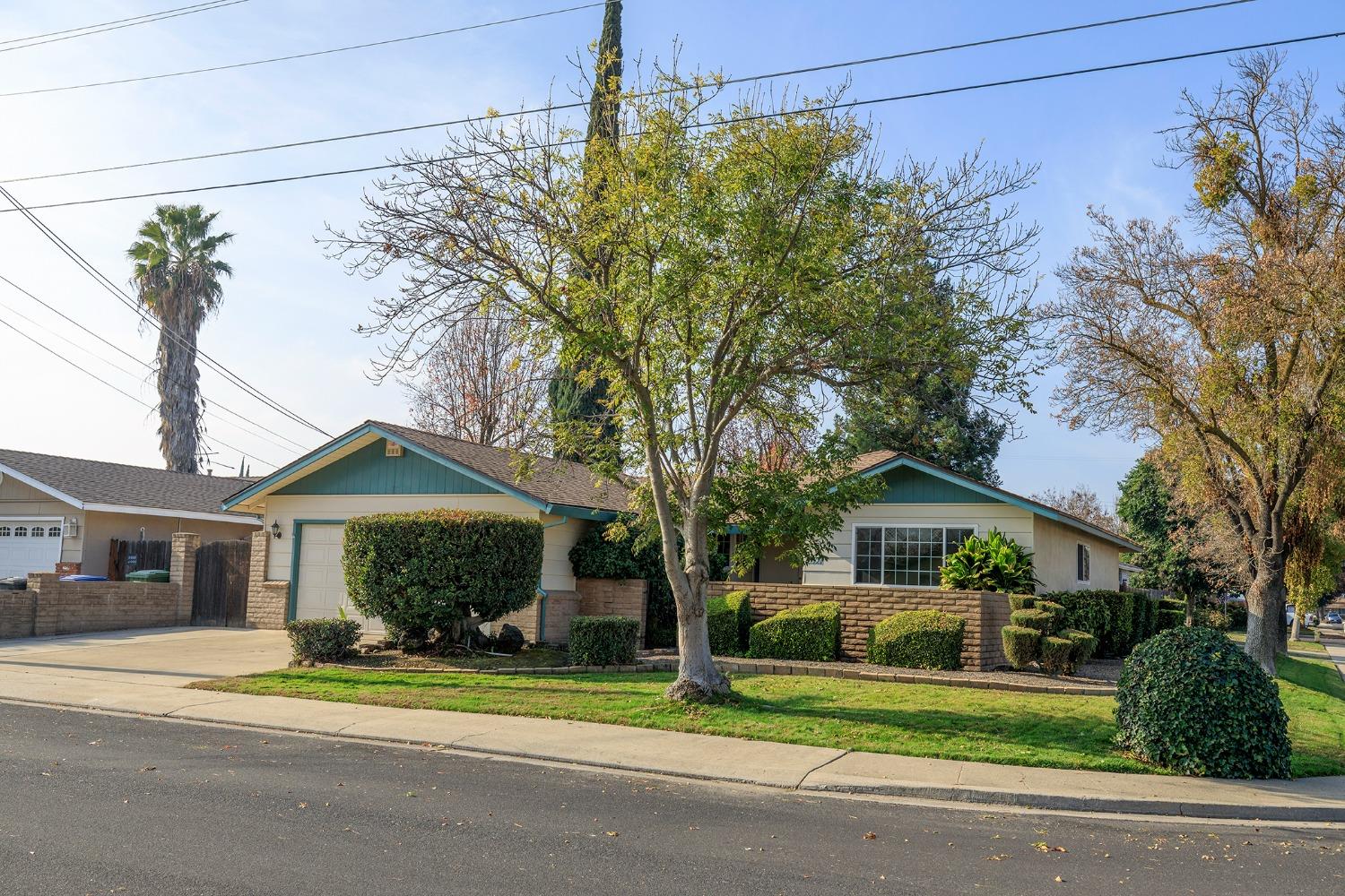 Detail Gallery Image 5 of 62 For 2321 Laguna Dr, Modesto,  CA 95350 - 3 Beds | 2 Baths