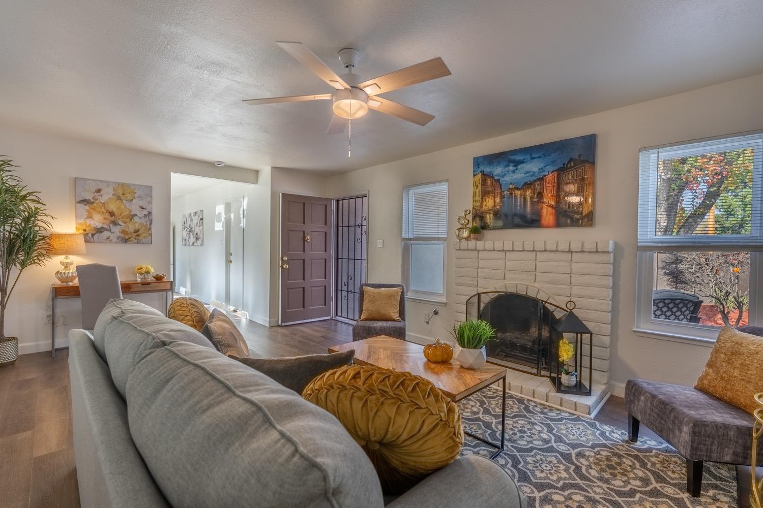 Detail Gallery Image 2 of 22 For 2732 El Pasado, Modesto,  CA 95354 - 2 Beds | 1 Baths