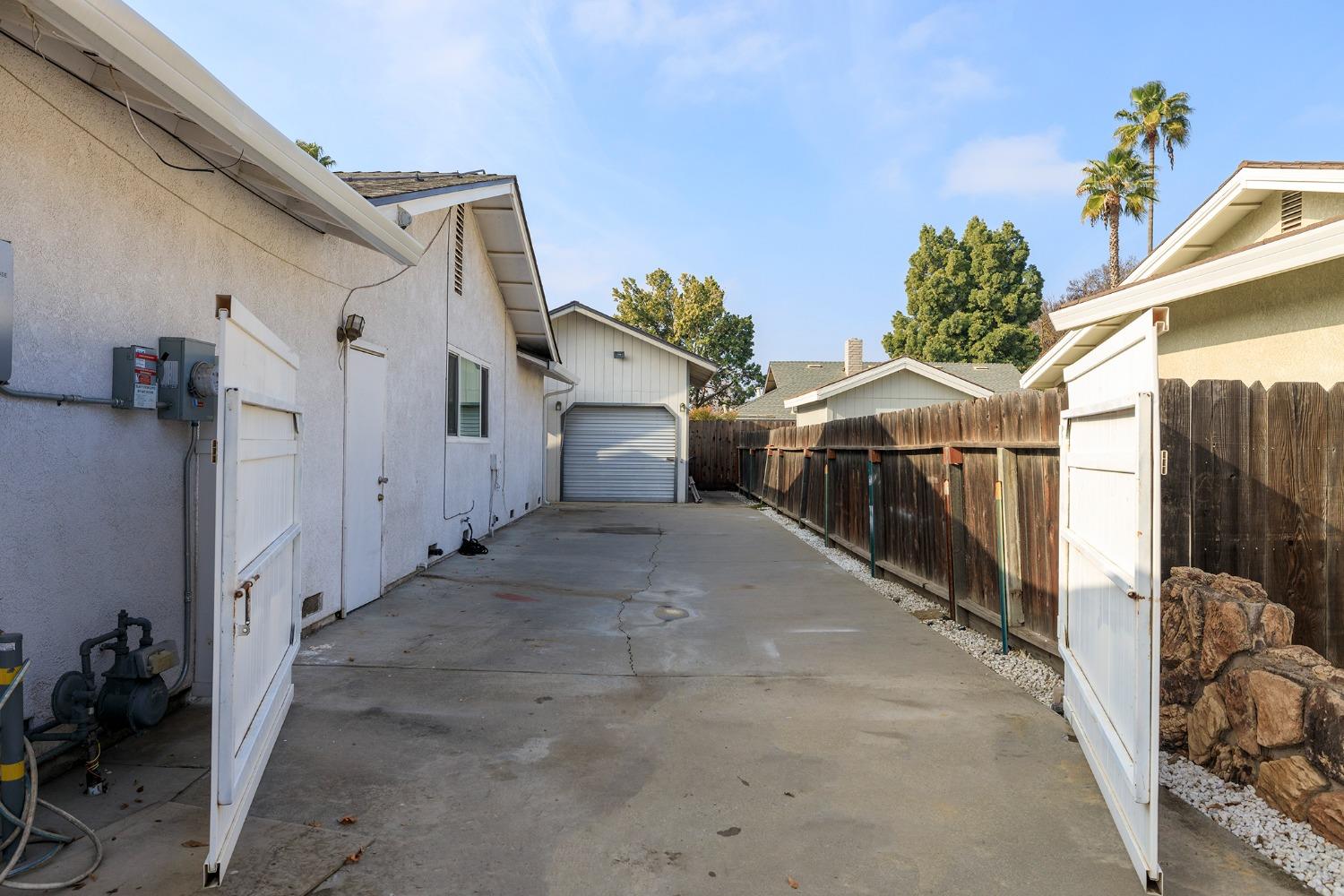 Detail Gallery Image 6 of 64 For 2701 Darius Ln, Modesto,  CA 95350 - 3 Beds | 2 Baths