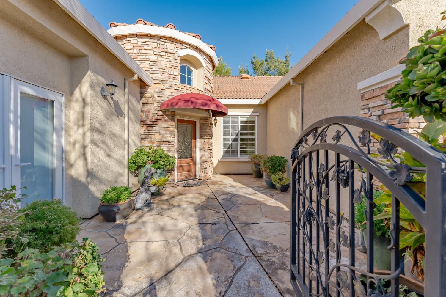 Detail Gallery Image 2 of 44 For 8005 Fallview Way, El Dorado Hills,  CA 95762 - 2 Beds | 2 Baths