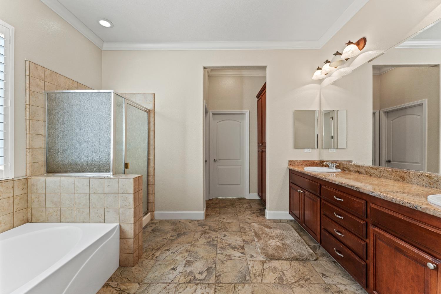 Detail Gallery Image 22 of 44 For 8005 Fallview Way, El Dorado Hills,  CA 95762 - 2 Beds | 2 Baths