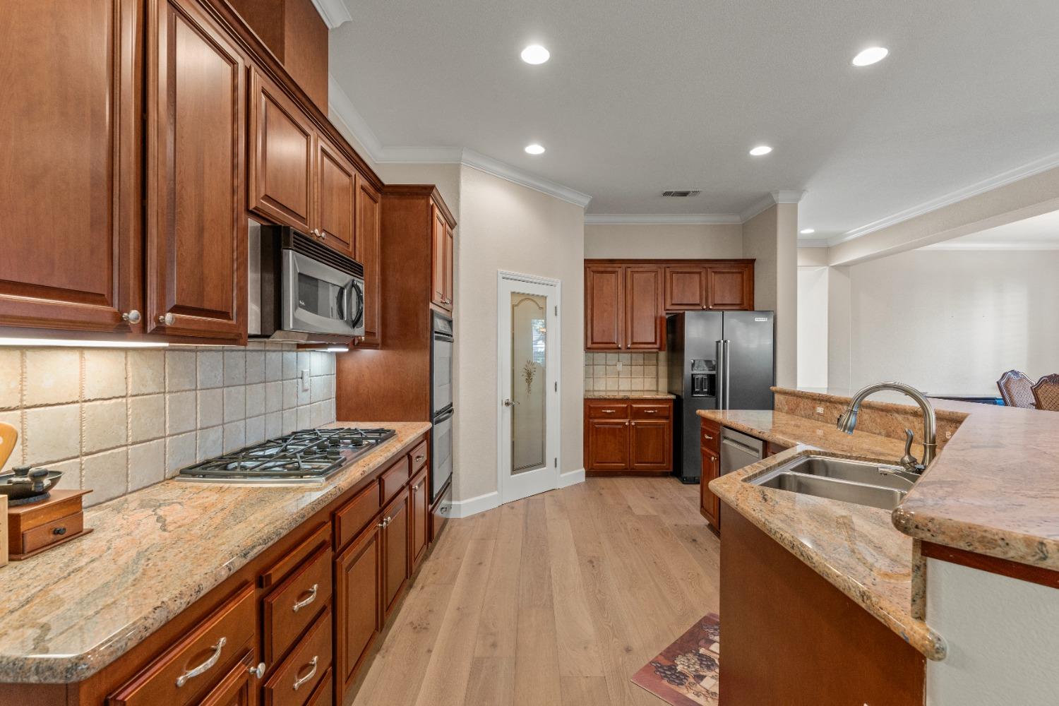 Detail Gallery Image 18 of 44 For 8005 Fallview Way, El Dorado Hills,  CA 95762 - 2 Beds | 2 Baths