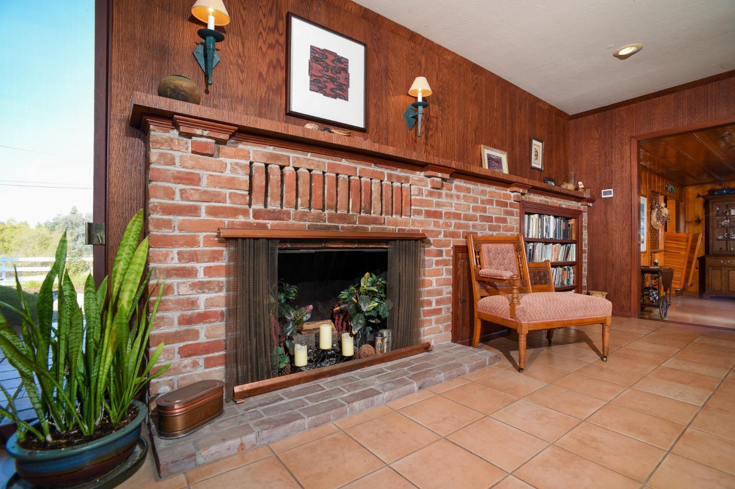 Detail Gallery Image 12 of 67 For 4353 Hussey Dr, Carmichael,  CA 95608 - 2 Beds | 2 Baths